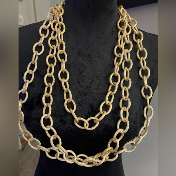 Jewelry - Gold chain layers necklace